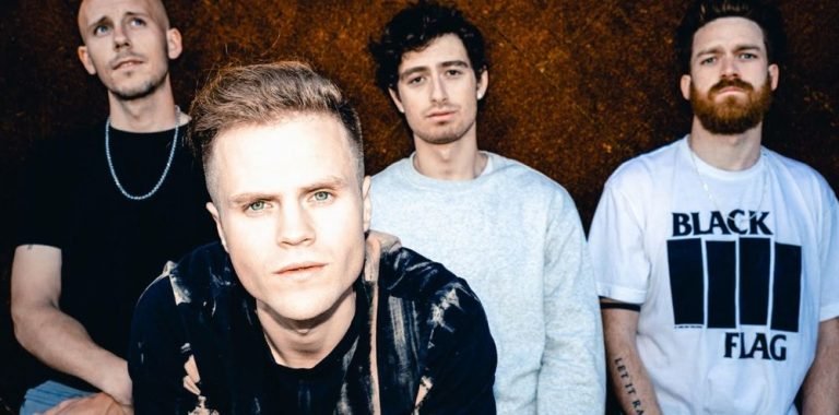 Dead Poet Society: La Furia y la Catarsis del Rock Que Necesitabas Escuchar