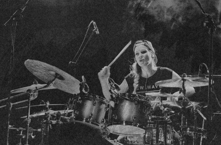 Anika Nilles: La Virtuosa Baterista Alemana que Asume el Trono Imposible de Rush